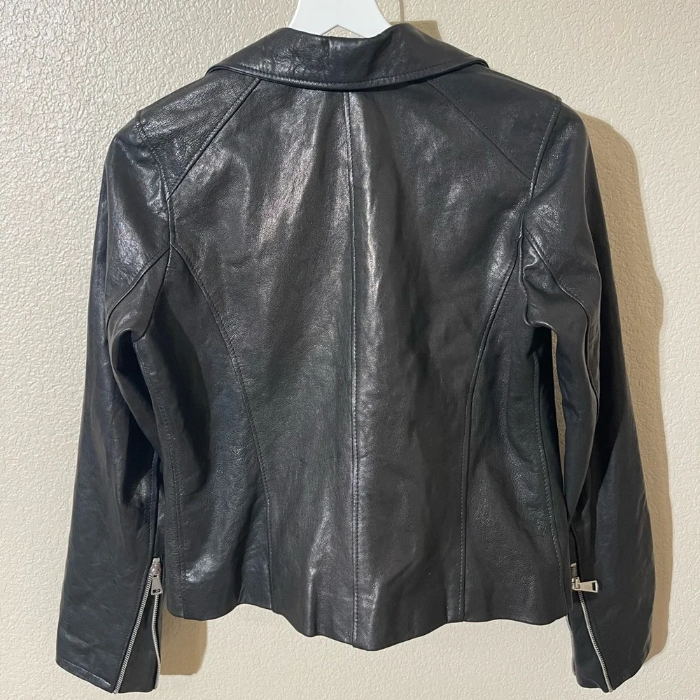 Sold - Picture 3 of 7